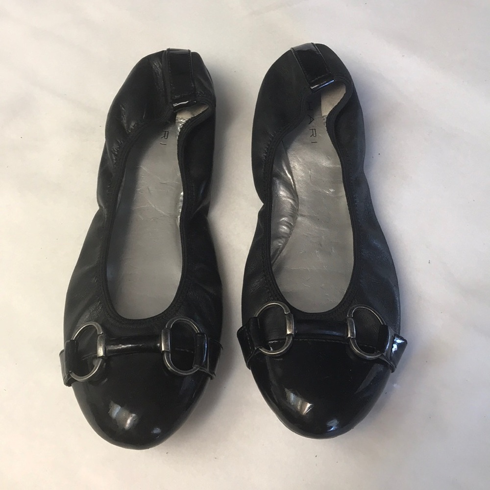 Tahari flats shoes